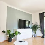 Bavaria Home: Terrasse, Küche, Netflix Wolnzach